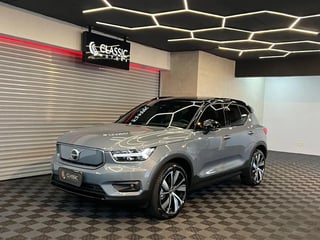 Foto de um volvo xc40 xc 40 recharge pure eletric (elétrico).