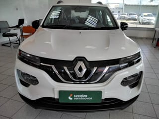 Foto de um renault kwid 2023 27 kw e-tech elétrico.