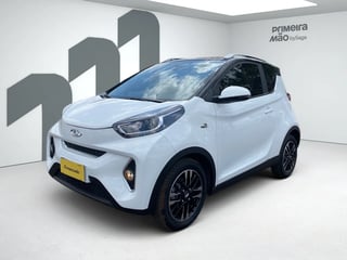 Foto de um chery icar caoa   eq1 tech (elétrico).