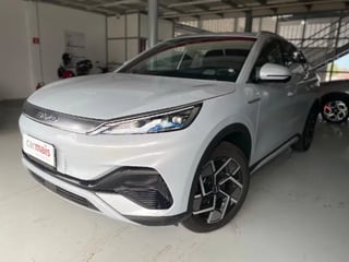 Foto de um byd yuan plus 2024 elétrico.