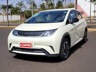 Foto de um byd dolphin dolplhin 44,9 kw elétrico 2024 ipva pago.