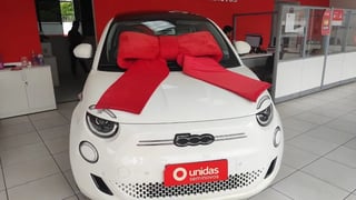 Foto de um fiat 500e icon 2p he - 2021/22.