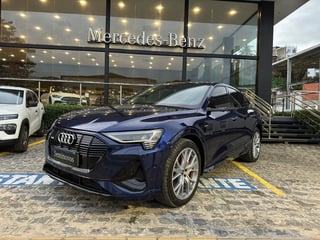 Foto de um audi e-tron sportback perf 2023.