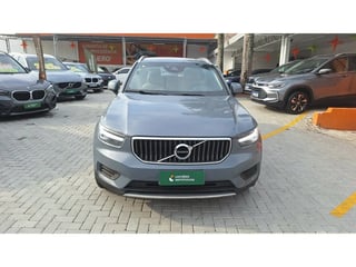 Foto de um volvo xc40 t5 inacription exoress hibrido- 2022 - 13.801km - blindado.