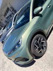 Foto de um byd yuan plus 2025 com bônus de até 25 mil.