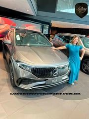 Foto de um mercedes-benz eqa 250 100% elétrica pronta entrega.