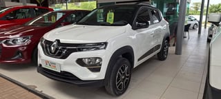 Foto de um renault kwid intense 1.0 elétrico  2023.