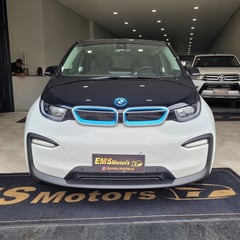 Foto de um bmw i3 bev full elétrica automático completo 2021.