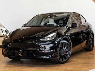 Foto de um tesla model y long r p  2021.