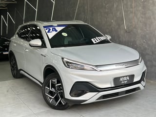 Foto de um byd yuan plus plus (elétrico).