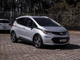 Foto de um chevrolet bolt premier 2020.