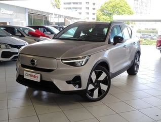 Foto de um volvo xc40 elétrico 2023.