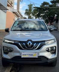 Foto de um renault kwid e-tech intense 2023.