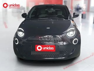 Foto de um fiat 500e icon 2p.