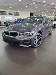 Foto de um bmw 330e m sport 2.0 turbo (aut.) (híb.).