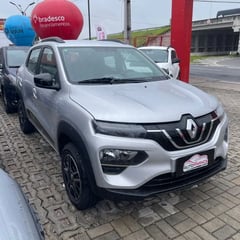 Foto de um renault kwid intense (elétrico).