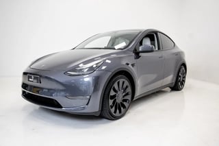 Foto de um tesla model y performance 2023 0km.