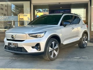 Foto de um volvo xc40 xc 40 eletrica - 2023.