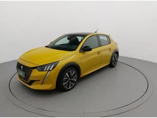 Foto de um peugeot e-208 208-e gt 100% elétrico baixo da tabela.