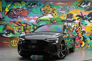 Foto de um audi e-tron - 2022/2023.