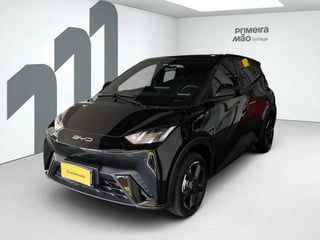 Foto de um byd t3 dolphin mini ev.