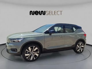 Foto de um volvo xc40 p8 pure 2022.