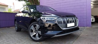 Foto de um audi e-tron (blindado) 18.000km.