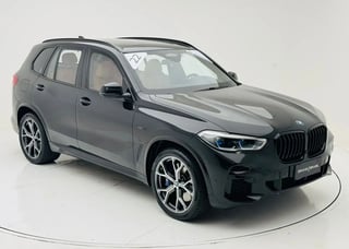 Foto de um bmw x5 xdrive45e m sport 3.0 híbrido (aut).