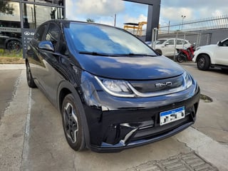 Foto de um byd dolphin gs 180 elétrico 2024 com apenas 7.000 km.