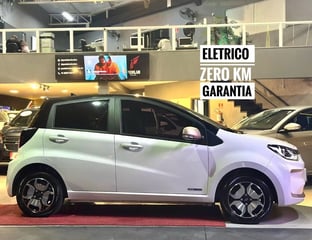 Foto de um jac e-js1 elétrico automático.