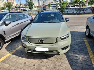 Foto de um volvo xc40 p8 pure 2022 com 16.000km - falar com ramon araújo.