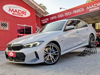 Foto de um bmw 330e 2.0 16v.