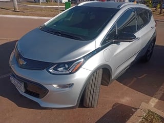 Foto de um chevrolet bolt ev 60 eletrico.