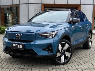 Foto de um volvo xc40 p8 ultimate awd twin engine electric recharge 2023.