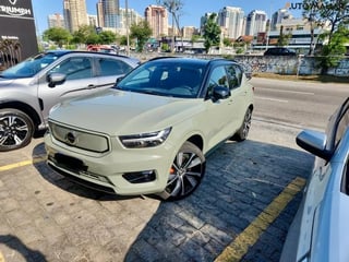 Foto de um volvo xc40 p8 pure 2022 c/ 16.000 km - falar com rafael souza.