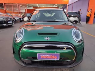 Foto de um mini cooper se exclusive (elétrico) (aut).