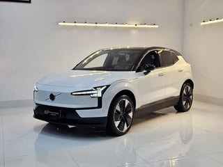 Foto de um volvo ex30 eletrica branca 2024/2024.