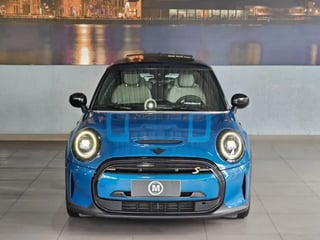 Foto de um mini cooper s e top collection 100% elétrico 2022 exta / cautelar aprovada / garantia.