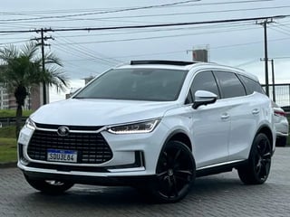 Foto de um byd tan ev 4x4 (elétrico) 2022.