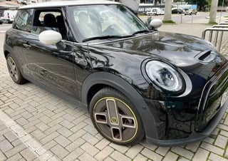 Foto de um mini cooper se top 3p elétrico 2022 (apenas 21 mil km.