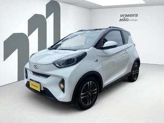 Foto de um chery icar caoa   eq1 tech (elétrico).