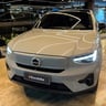 Foto de um volvo c40.