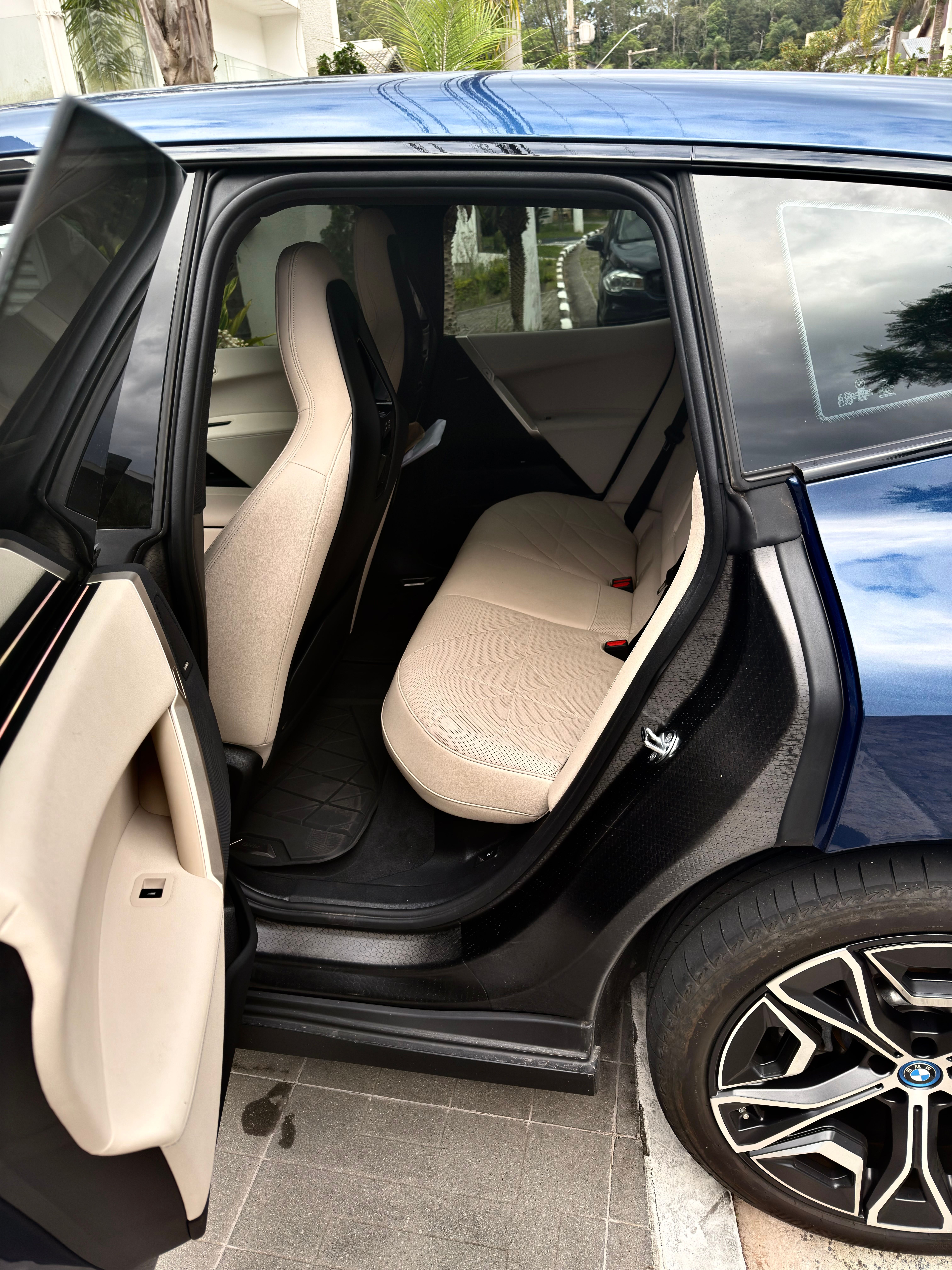BMW Ix - Imagem 7