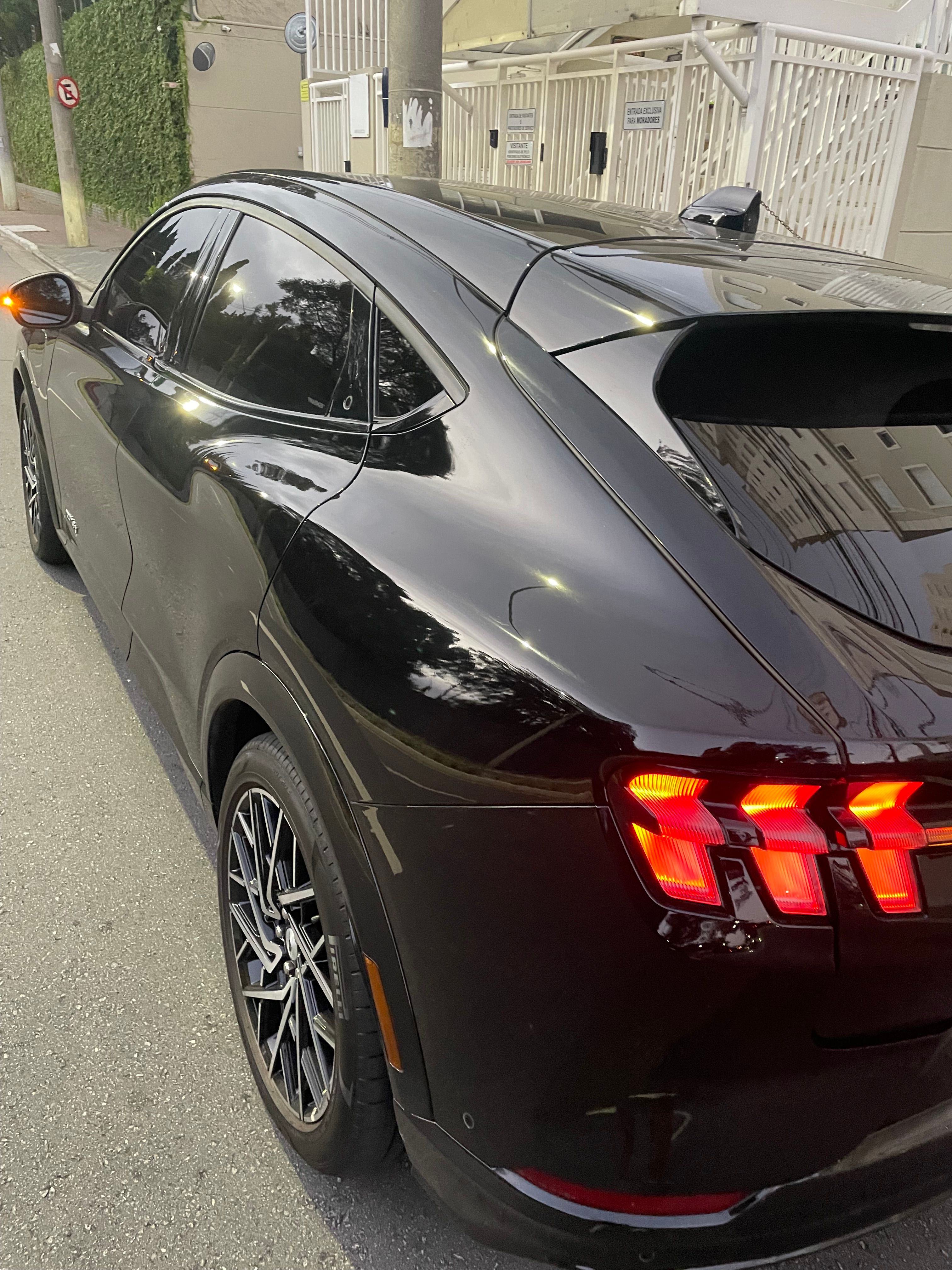 Ford Mustang Mach-E - Imagem 7