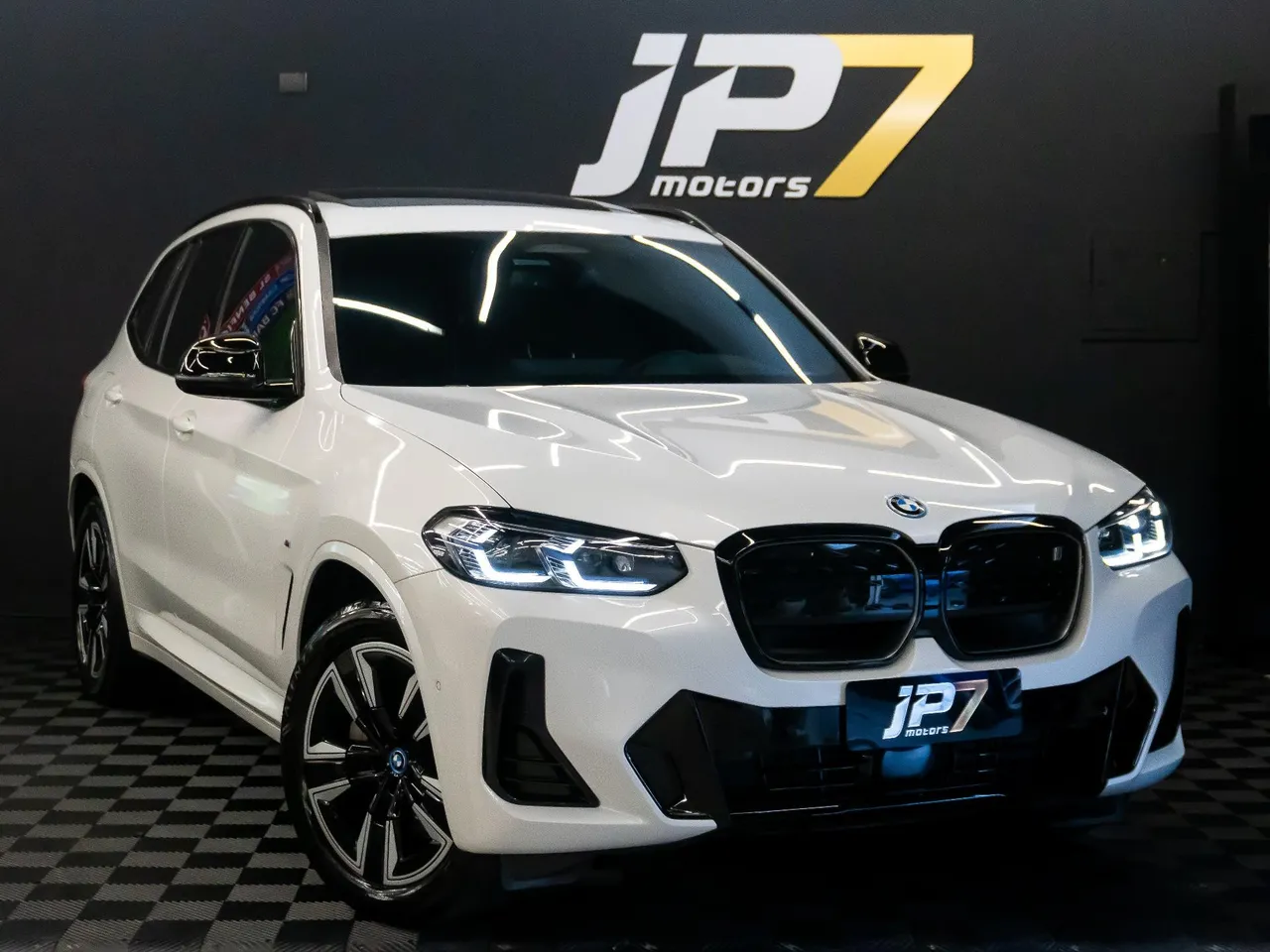 BMW IX3
