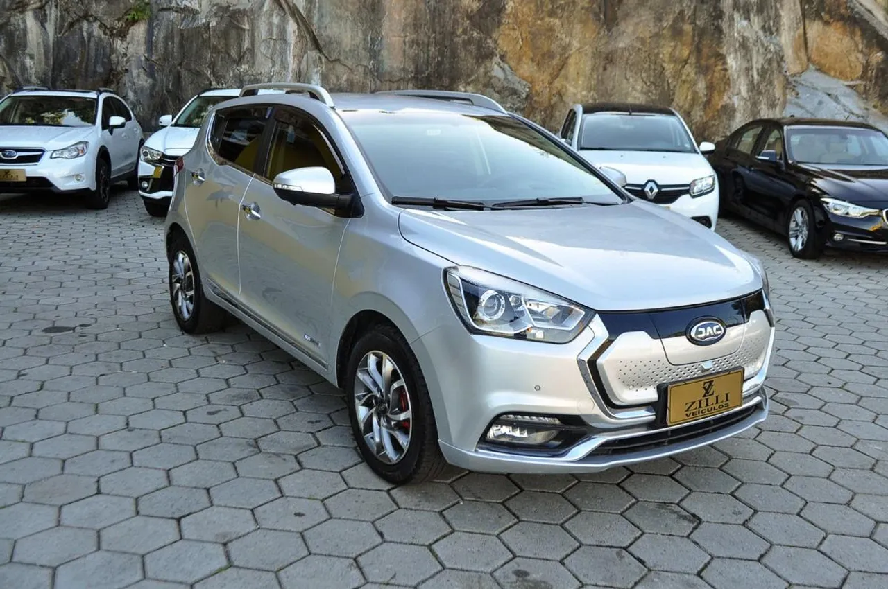 JAC Iev40