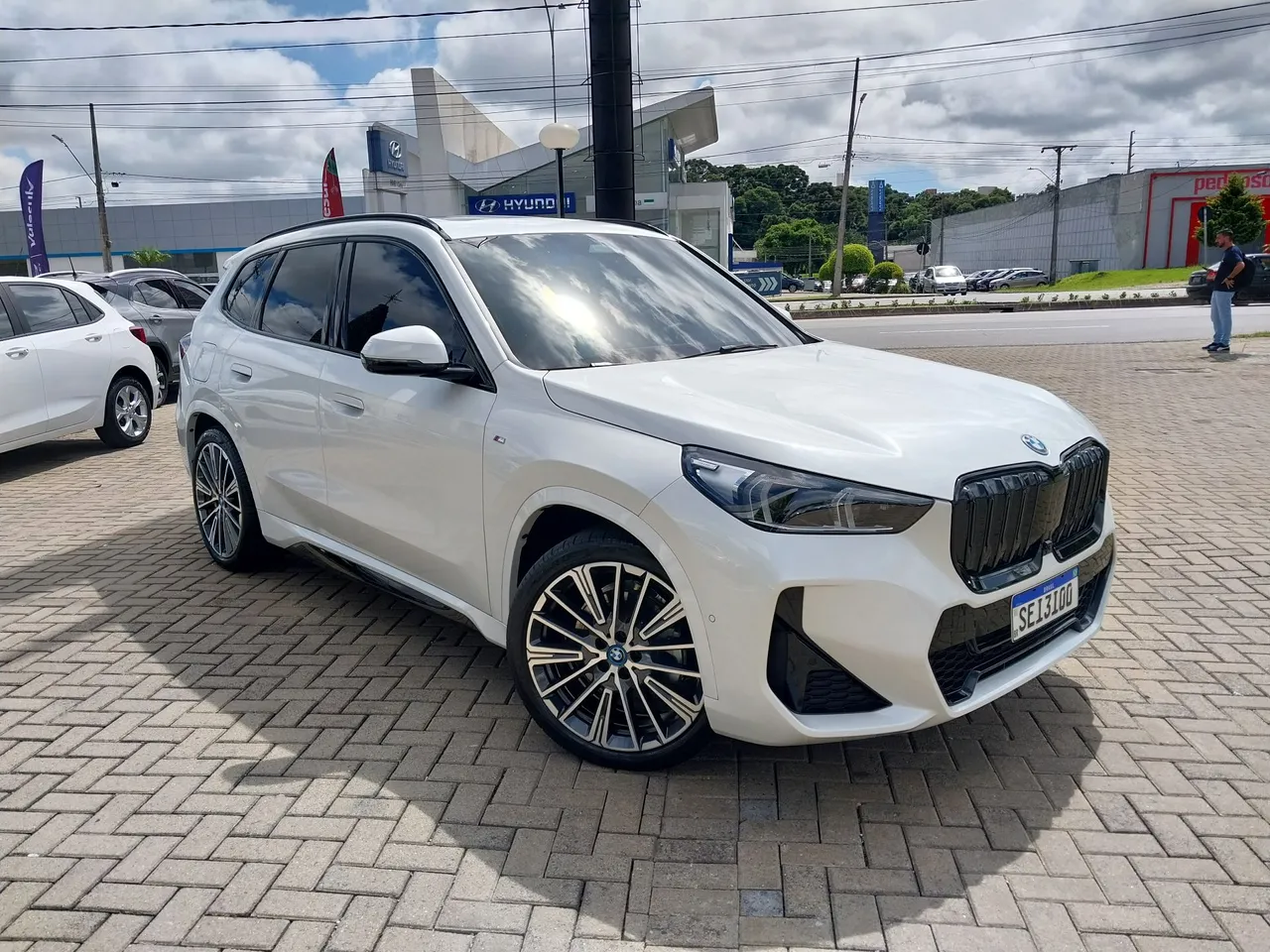 BMW IX1