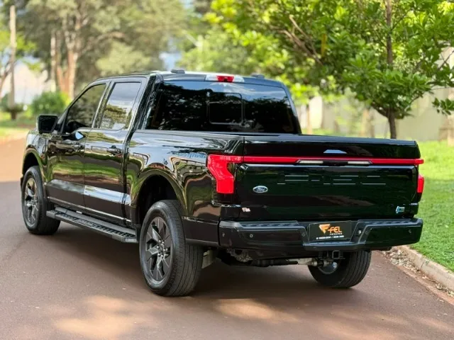 Ford F-150 Lightning - Imagem 2