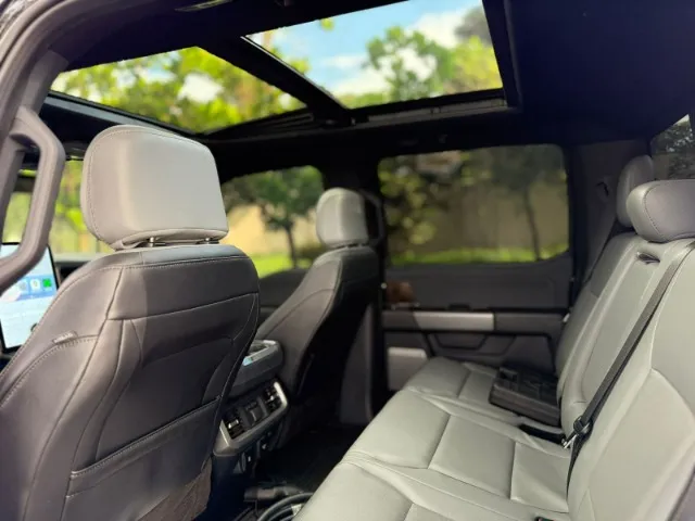 Ford F-150 Lightning - Imagem 8