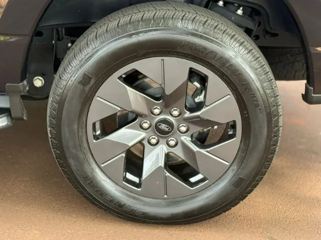 Ford F-150 Lightning - Imagem 9